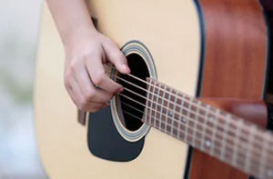 Classical Guitar Lessons Billericay (01277)