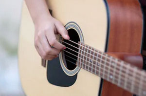 Classical Guitar Lessons Bridgend (01656)